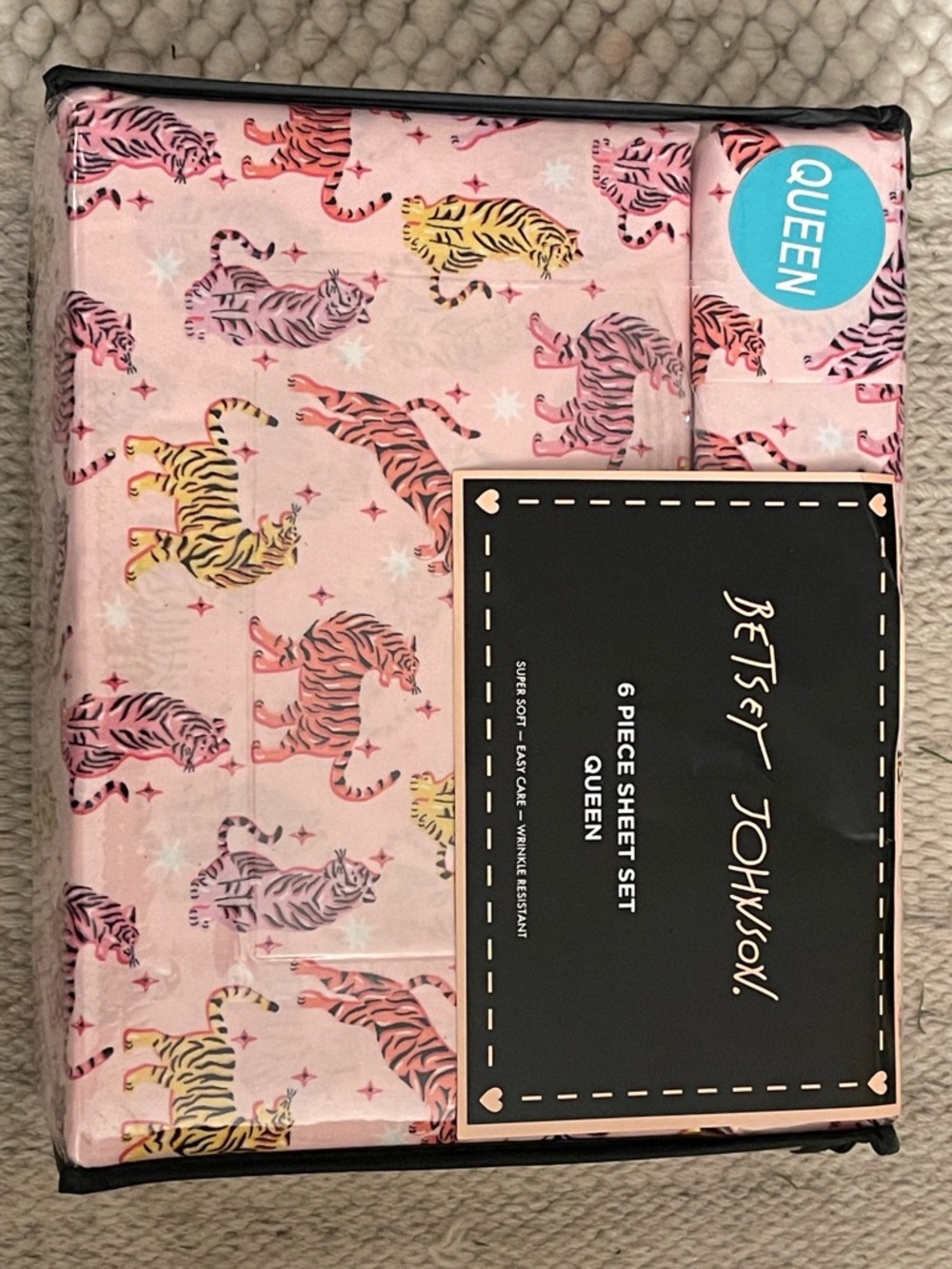 Queen Size Tiger Sheets by Betsy Johnson. - Picture 9 of 9